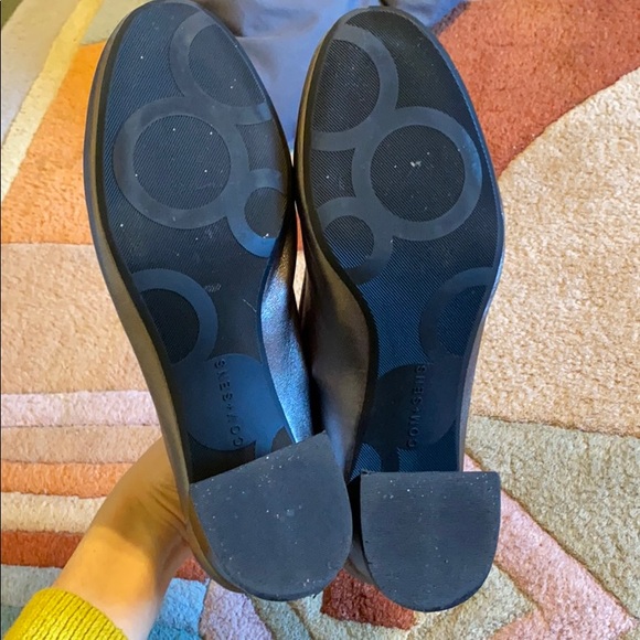 Silver Heels - Picture 4 of 7